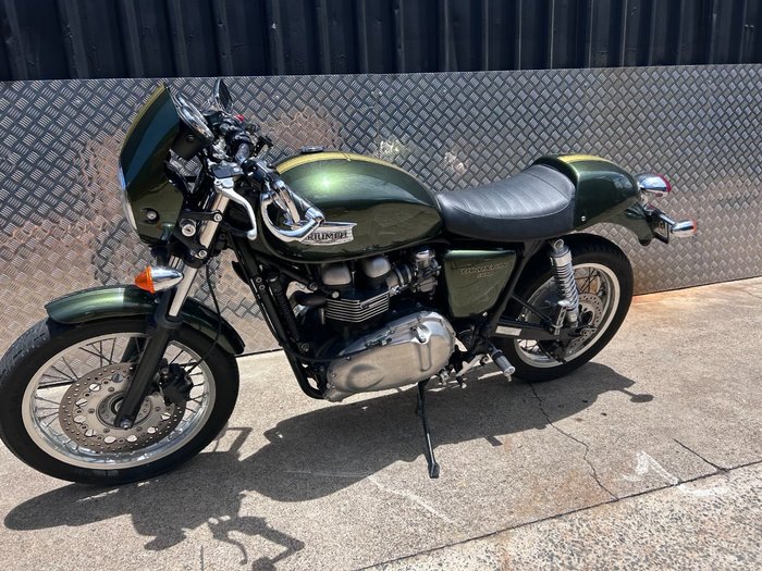 2012 Triumph THRUXTON 900 GREEN