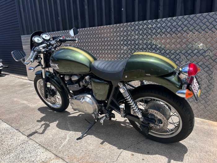 2012 Triumph THRUXTON 900 GREEN