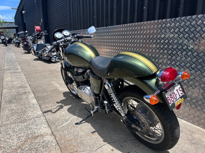2012 Triumph THRUXTON 900 GREEN