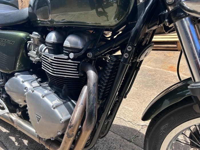 2012 Triumph THRUXTON 900 GREEN