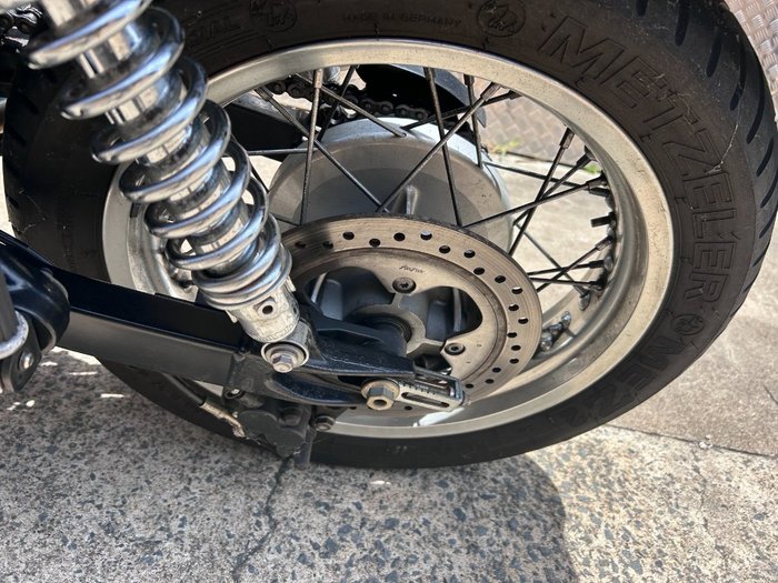 2012 Triumph THRUXTON 900 GREEN