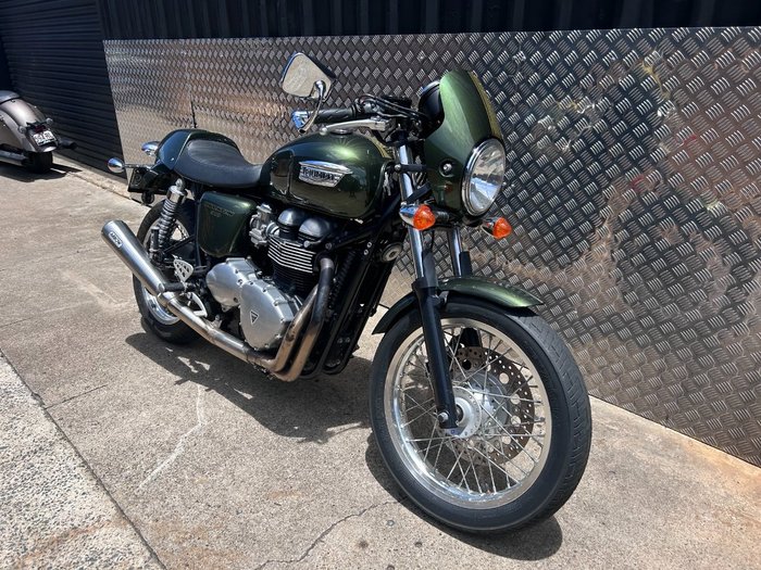 2012 Triumph THRUXTON 900 GREEN