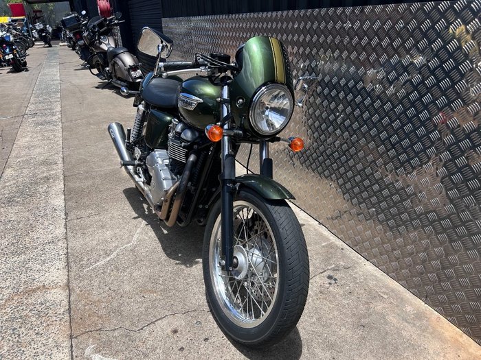 2012 Triumph THRUXTON 900 GREEN