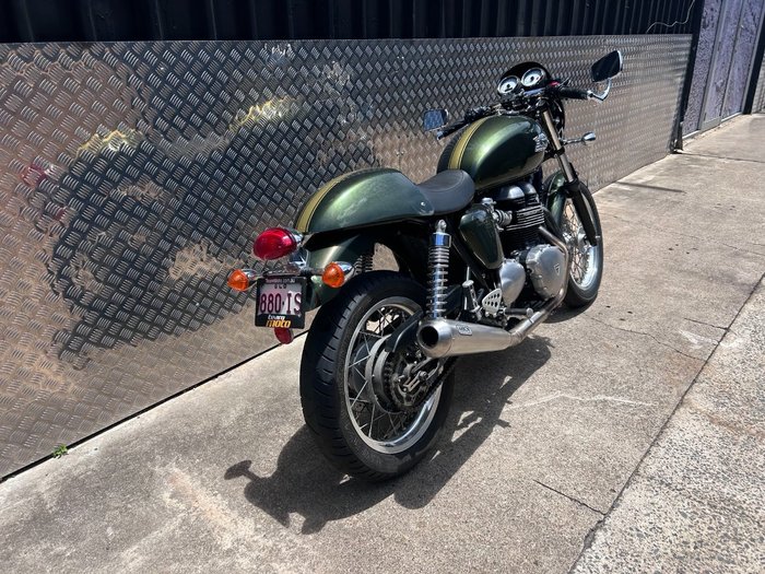 2012 Triumph THRUXTON 900 GREEN