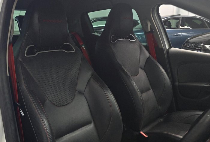 2016 Renault Clio R.S. 220 Trophy IV B98 Frost White