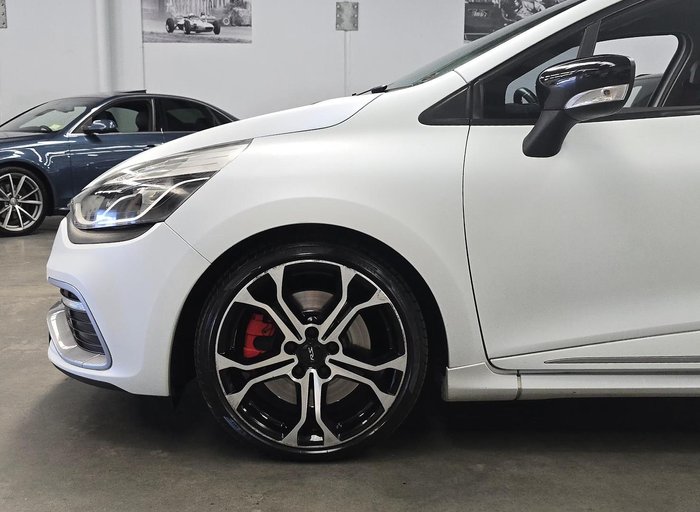 2016 Renault Clio R.S. 220 Trophy IV B98 Frost White
