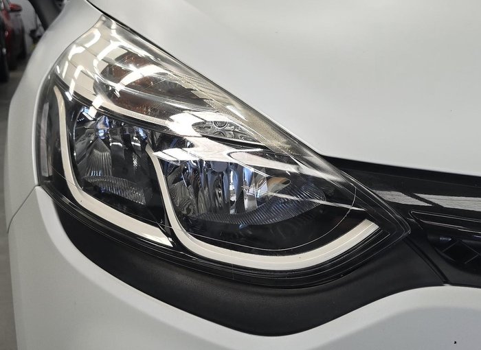 2016 Renault Clio R.S. 220 Trophy IV B98 Frost White