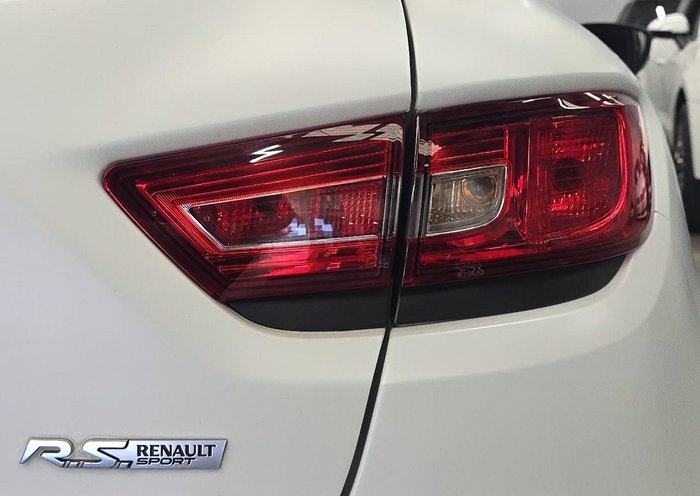 2016 Renault Clio R.S. 220 Trophy IV B98 Frost White