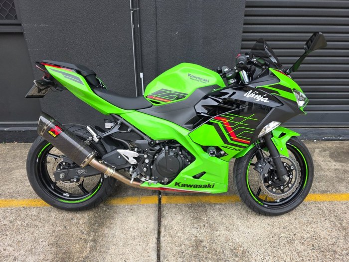 2024 Kawasaki NINJA 400 KRT INSPIRED CG GREEN