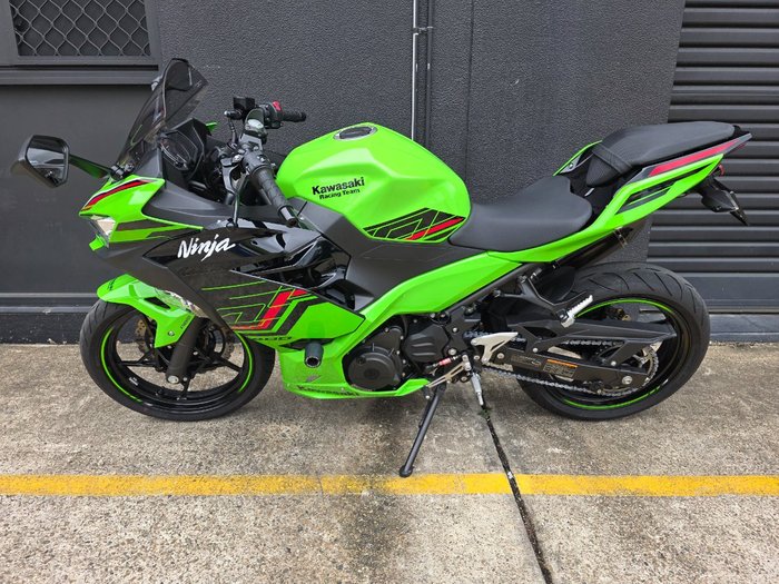 2024 Kawasaki NINJA 400 KRT INSPIRED CG GREEN