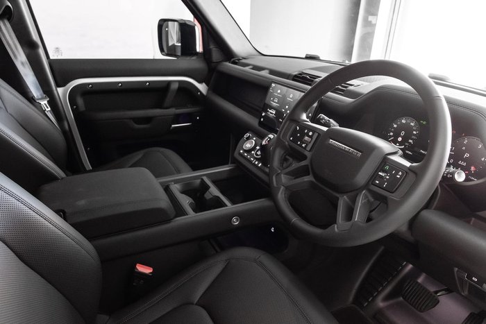 2025 Land Rover Defender 110 D350 X-Dynamic SE