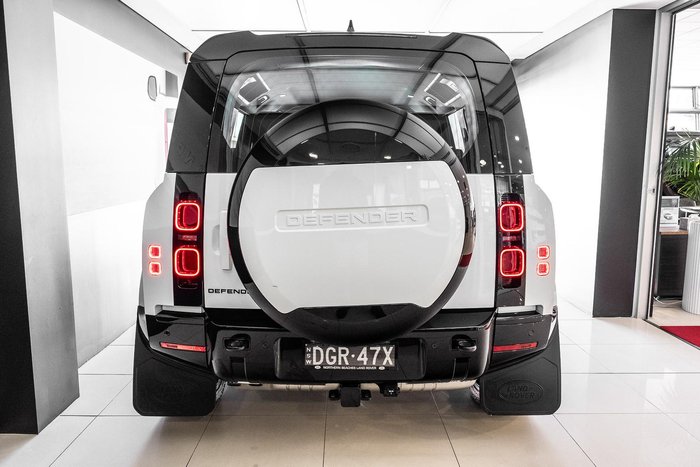 2025 Land Rover Defender 110 D350 X-Dynamic SE