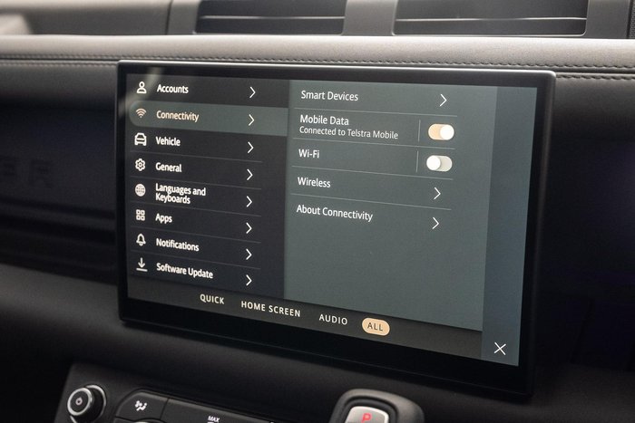 2025 Land Rover Defender 110 D350 X-Dynamic SE