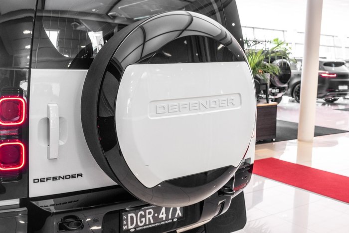 2025 Land Rover Defender 110 D350 X-Dynamic SE