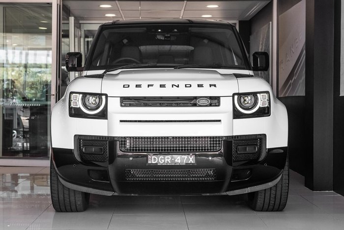 2025 Land Rover Defender 110 D350 X-Dynamic SE