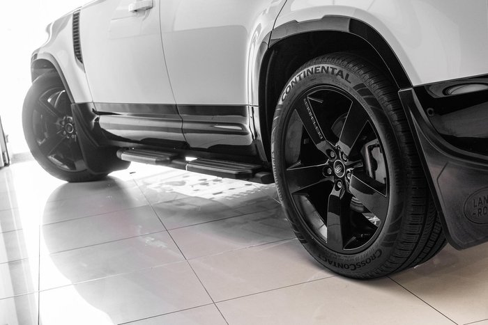 2025 Land Rover Defender 110 D350 X-Dynamic SE