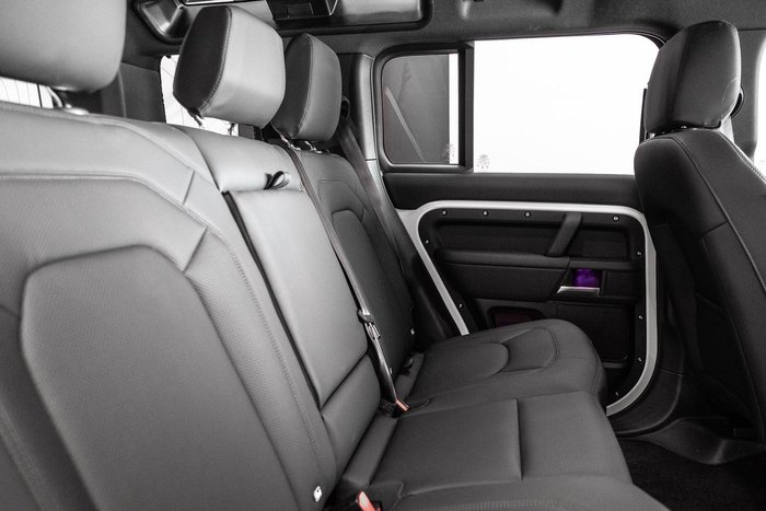 2025 Land Rover Defender 110 D350 X-Dynamic SE