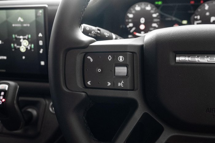 2025 Land Rover Defender 110 D350 X-Dynamic SE