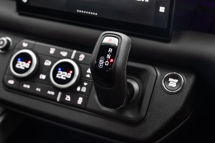 2025 Land Rover Defender 110 D350 X-Dynamic SE