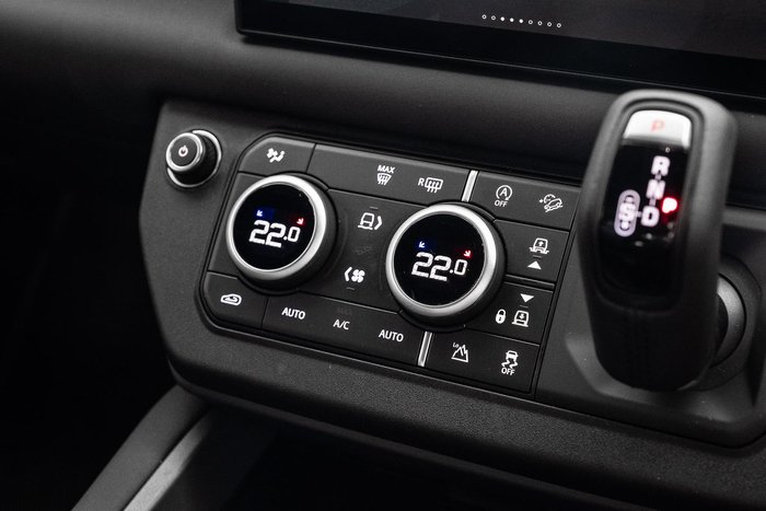 2025 Land Rover Defender 110 D350 X-Dynamic SE