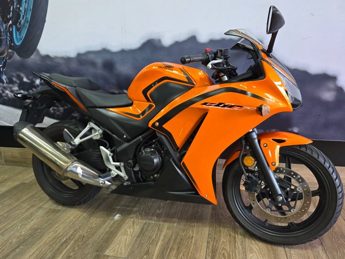 2016 Honda CBR300R ORANGE