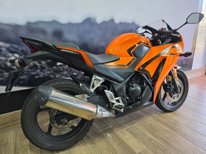 2016 Honda CBR300R ORANGE