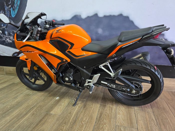 2016 Honda CBR300R ORANGE