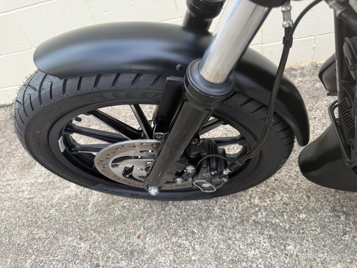 2014 Harley-Davidson Iron 883 (XL883N) Sportster Black