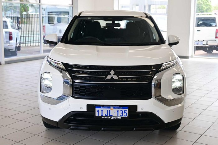 2024 Mitsubishi Outlander ES