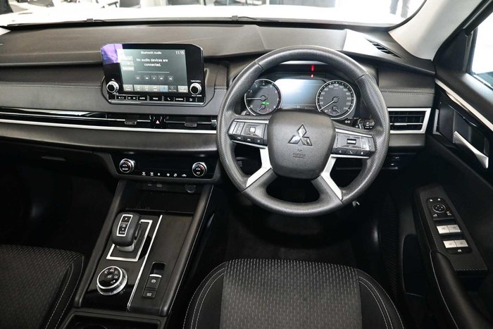 2024 Mitsubishi Outlander ES