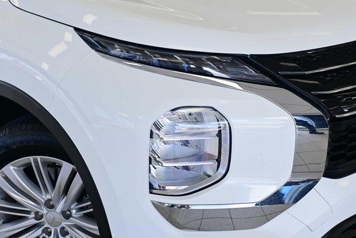 2024 Mitsubishi Outlander ES