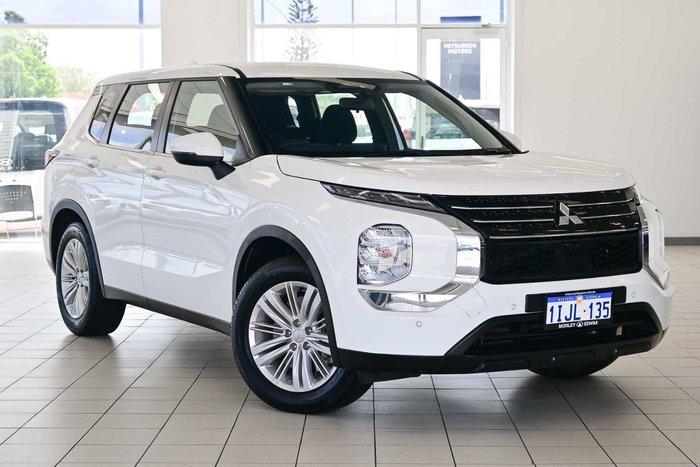 2024 Mitsubishi Outlander ES