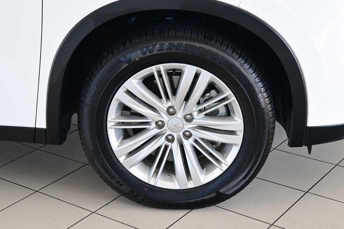 2024 Mitsubishi Outlander ES