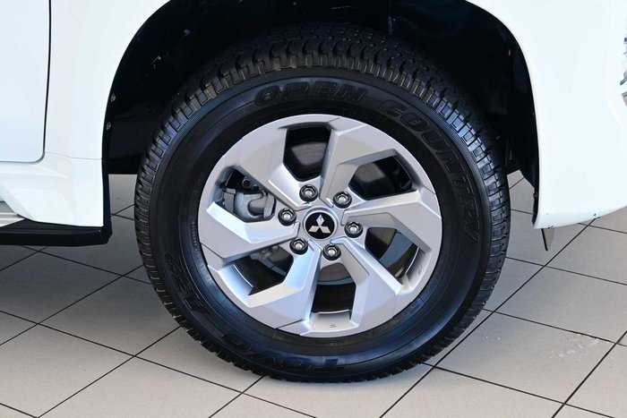 2025 Mitsubishi Pajero Sport GLX