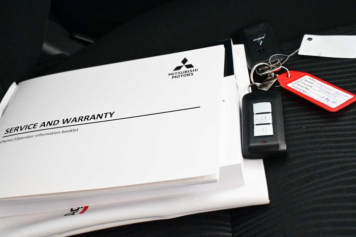 2025 Mitsubishi Pajero Sport GLX