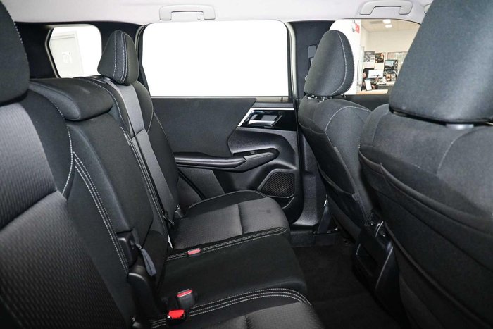 2024 Mitsubishi Outlander ES