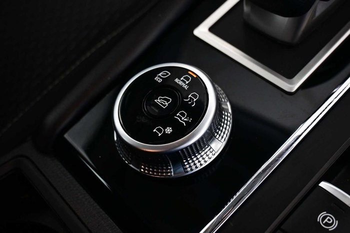 2024 Mitsubishi Outlander ES