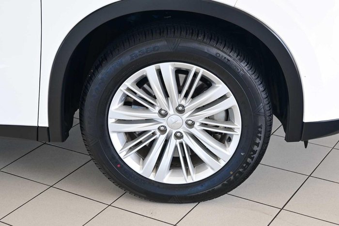 2024 Mitsubishi Outlander ES