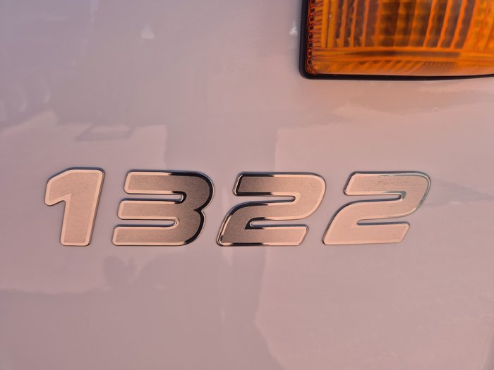 2009 Hino GT 1322-500 Series 4x4 Tray and Crane