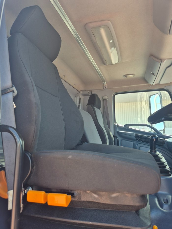 2009 Hino GT 1322-500 Series 4x4 Tray and Crane