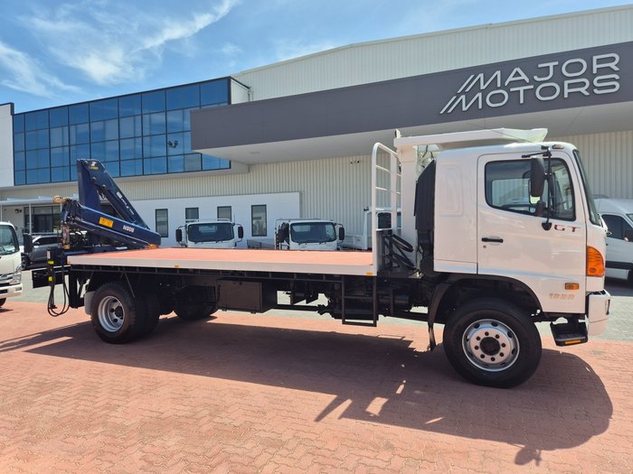 2009 Hino GT 1322-500 Series 4x4 Tray and Crane