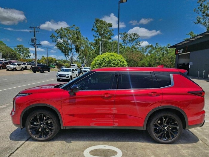 2023 Mitsubishi Outlander LS Black Edition