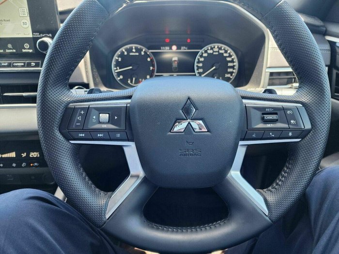 2023 Mitsubishi Outlander LS Black Edition