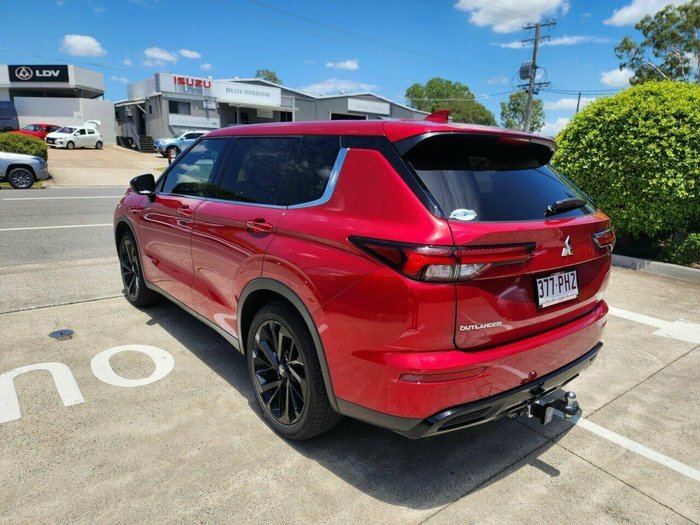 2023 Mitsubishi Outlander LS Black Edition