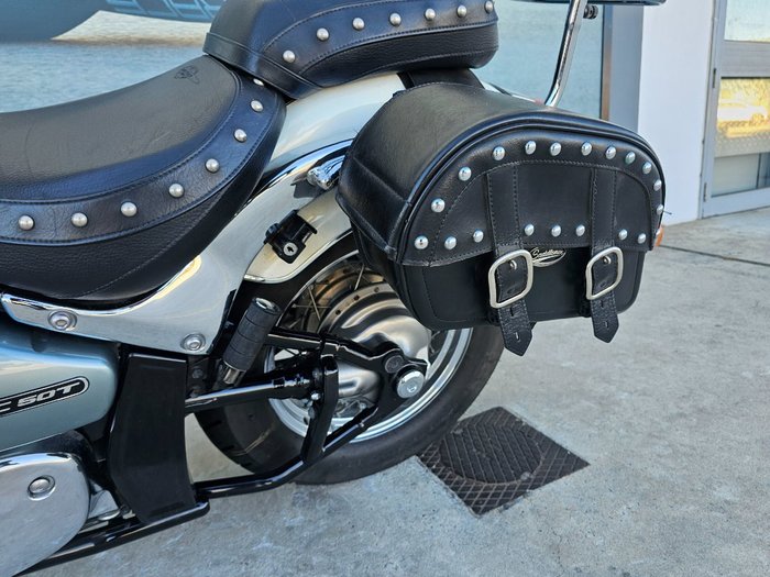 2011 Suzuki VL800T (BOULEVARD C50T) White