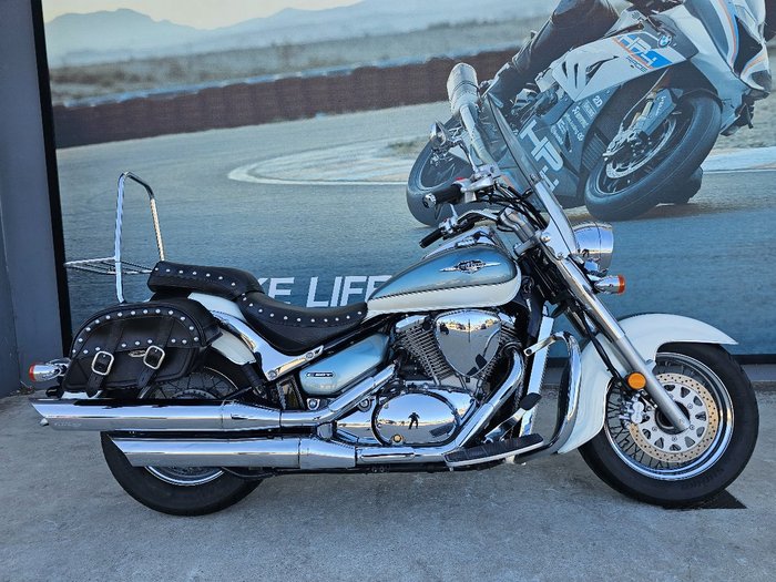 2011 Suzuki VL800T (BOULEVARD C50T) White