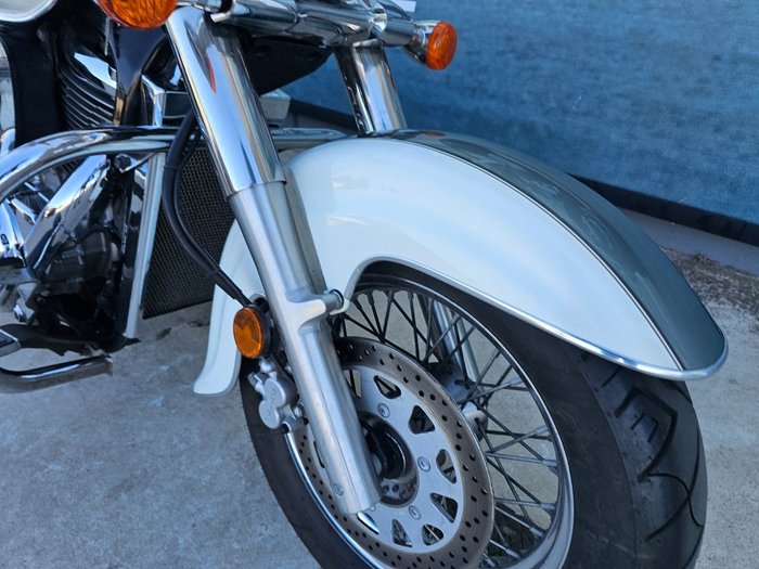 2011 Suzuki VL800T (BOULEVARD C50T) White