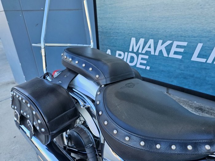 2011 Suzuki VL800T (BOULEVARD C50T) White