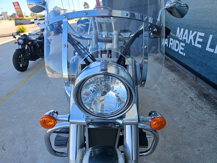 2011 Suzuki VL800T (BOULEVARD C50T) White