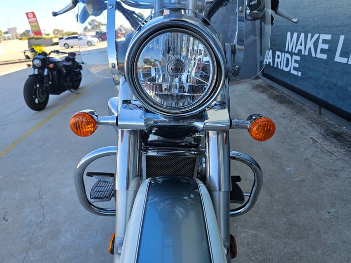 2011 Suzuki VL800T (BOULEVARD C50T) White